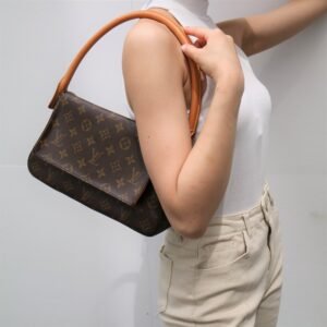 Louis Vuitton 2001 MINI LOOPING MONOGRAM M51147 | AlmaBagz