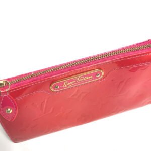 LOUIS VUITTON Pouch M93647 Patent leather pink Monogram Vernis Truth cosmetic | AlmaBagz