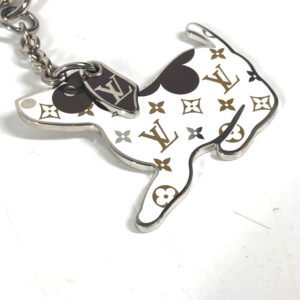 LOUIS VUITTON key ring M00747 metal white Bag charm Bijoux Sac LV Dog | AlmaBagz