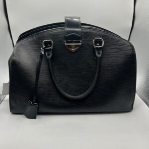 HandBag Luxury Designer Louis Vuitton, Size Large | AlmaBagz