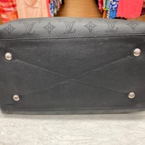 HandBag Luxury Designer Louis Vuitton, Size Large | AlmaBagz