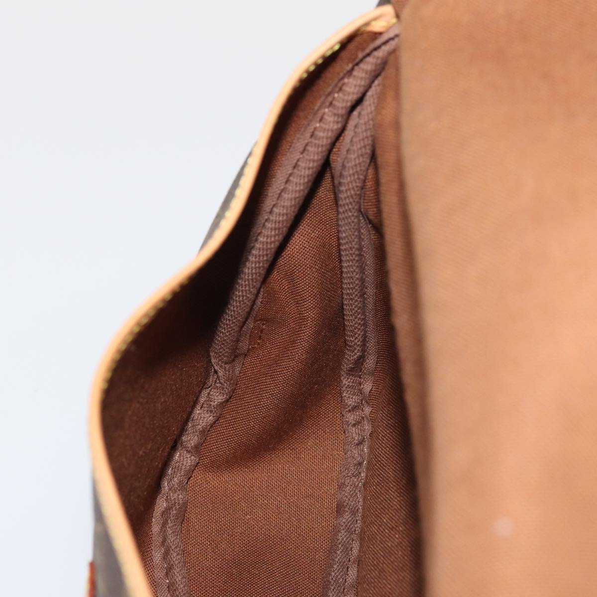 LOUIS VUITTON Saumur Shoulder Bag | AlmaBagz - Image 25