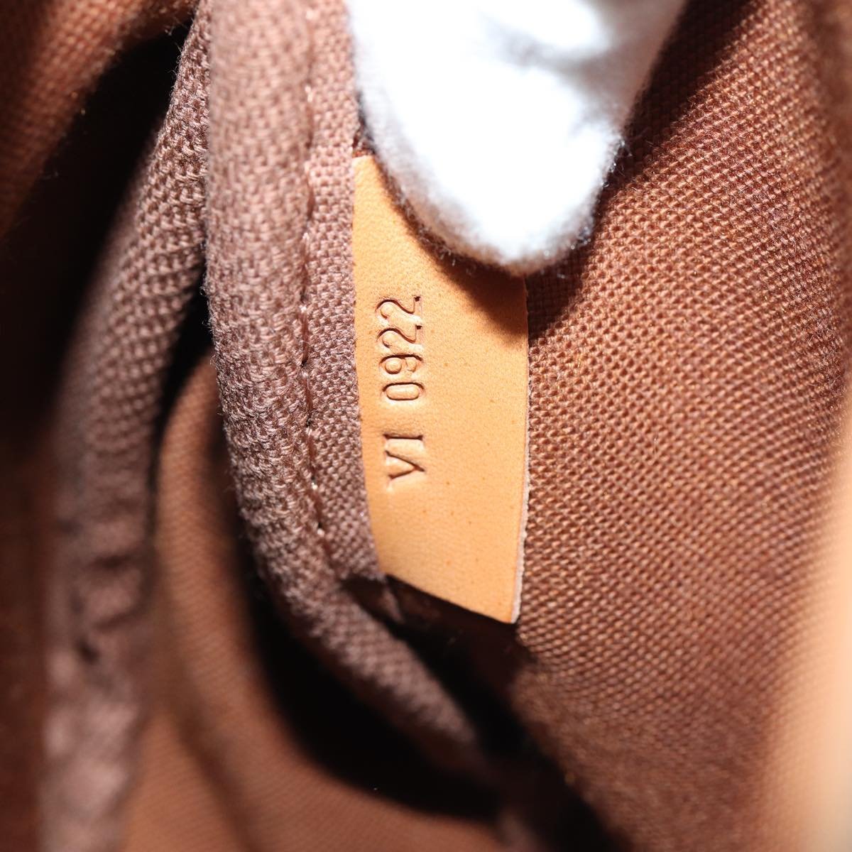 LOUIS VUITTON Saumur Shoulder Bag | AlmaBagz - Image 6