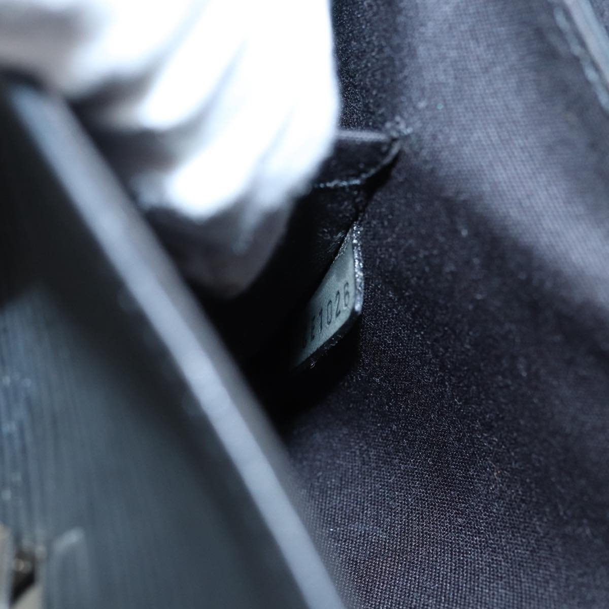 LOUIS VUITTON Segur Handbag | AlmaBagz - Image 6