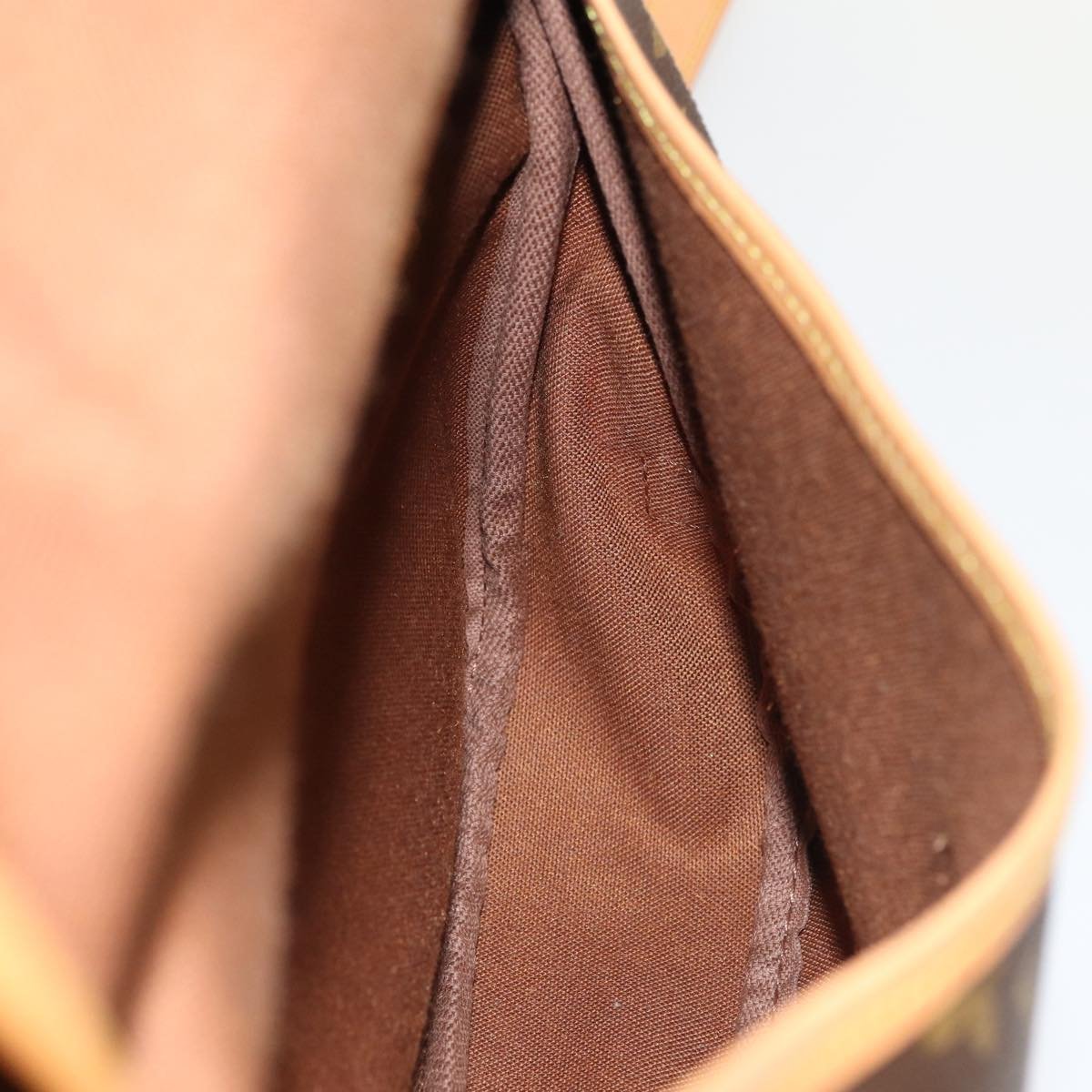 LOUIS VUITTON Saumur Shoulder Bag | AlmaBagz - Image 24