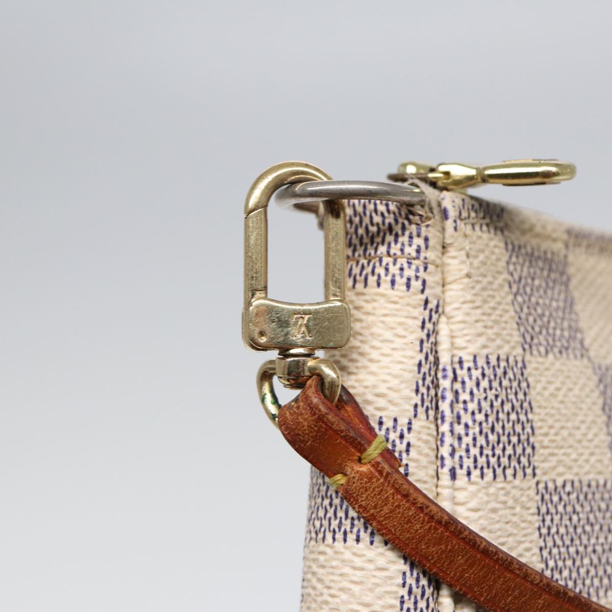 LOUIS VUITTON Pochette Accessoire Clutch Bag | AlmaBagz - Image 17