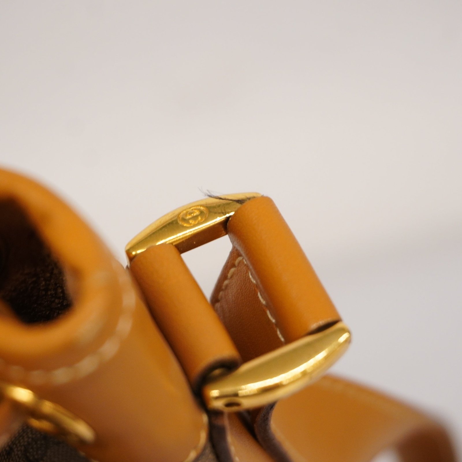 GUCCI Micro GG 001 165 0937 Women's PVC,Leather Shoulder Bag Beige | AlmaBagz - Image 10