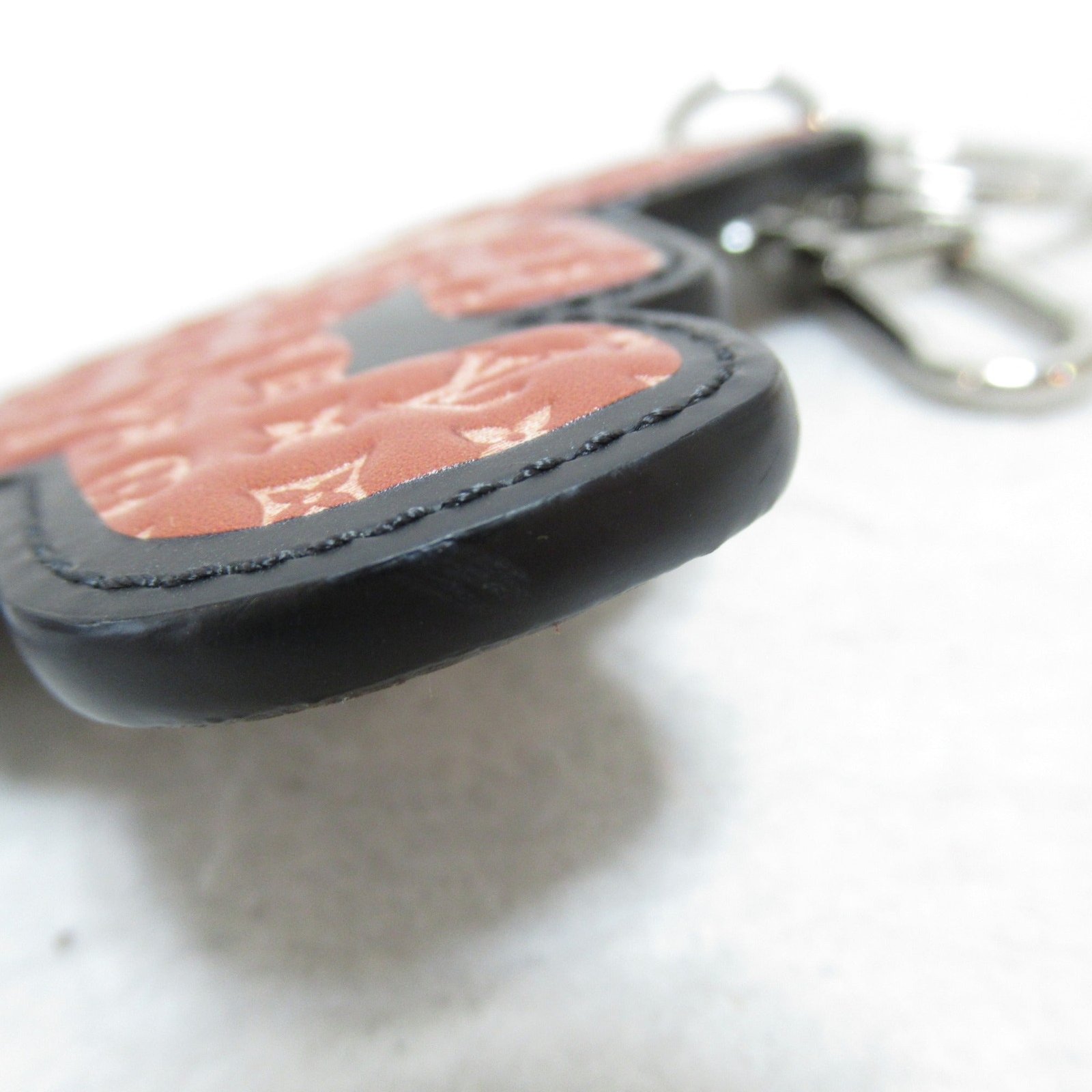 LOUIS VUITTON Portocre Christmas Keychain Brown leather MO0342 | AlmaBagz - Image 5