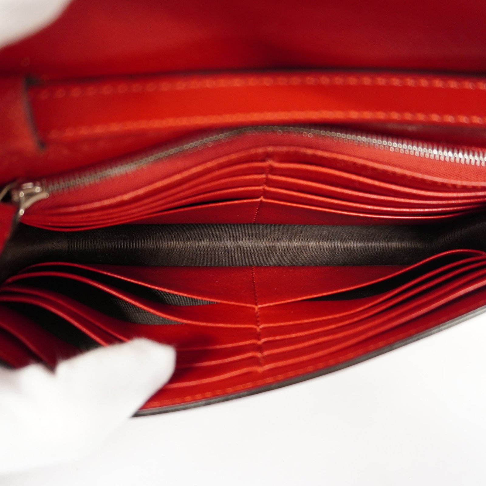 GUCCI Interlocking G 510304 Women's Leather Shoulder Bag Red Color | AlmaBagz - Image 4