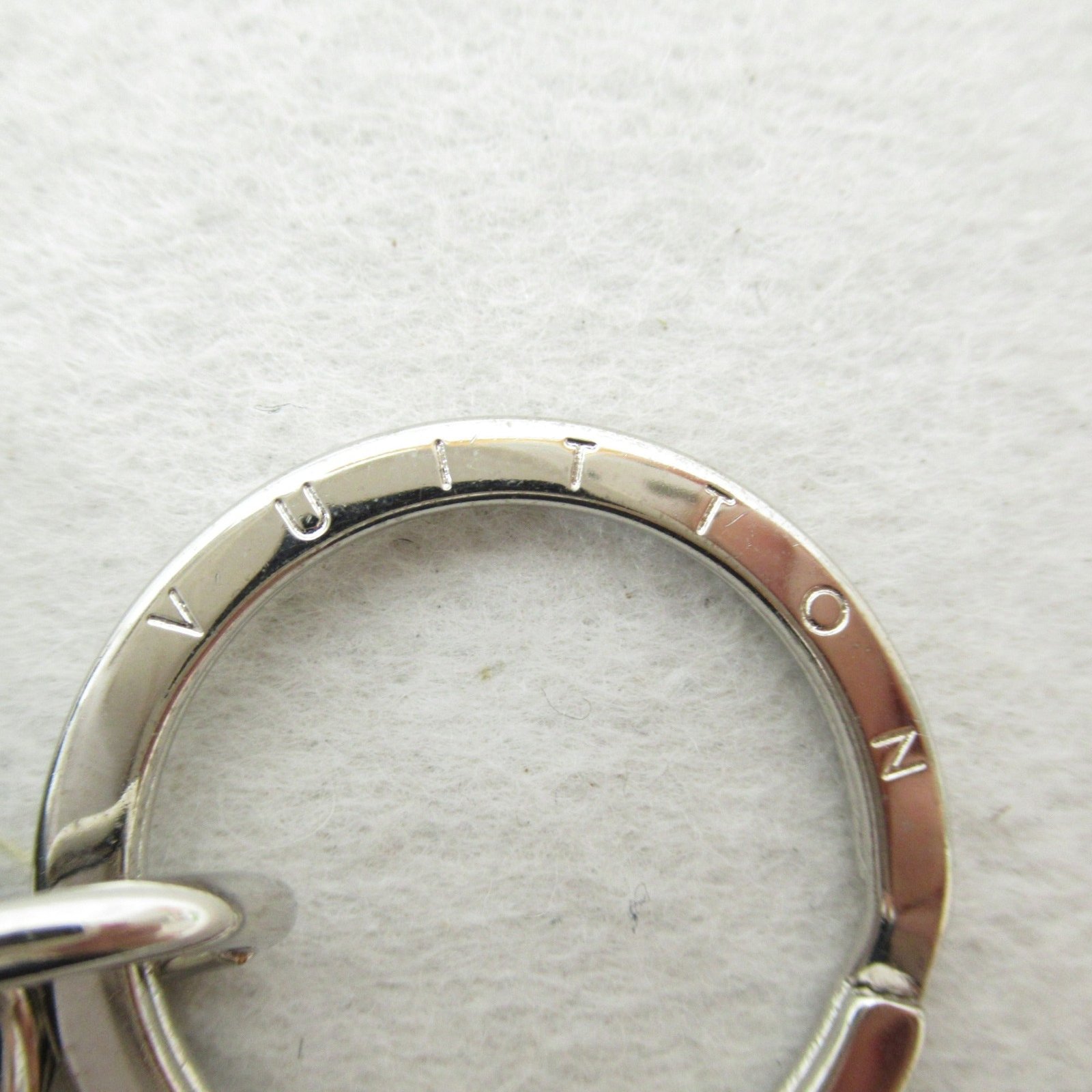 LOUIS VUITTON Portocre Christmas Keychain Brown leather MO0342 | AlmaBagz - Image 3