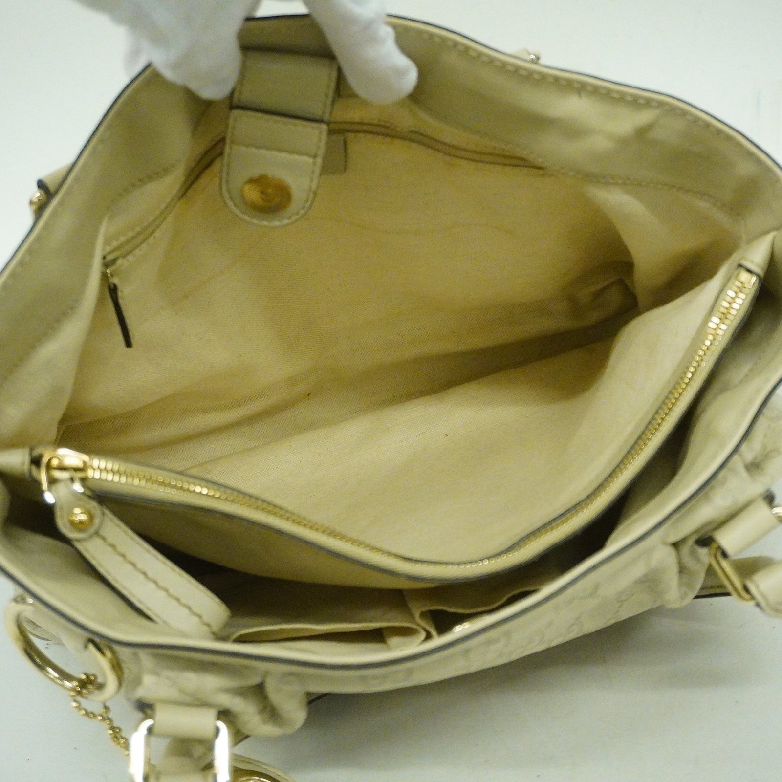 GUCCI Sukey Sima 211944 Women's Leather Tote Bag Ivory | AlmaBagz - Image 3