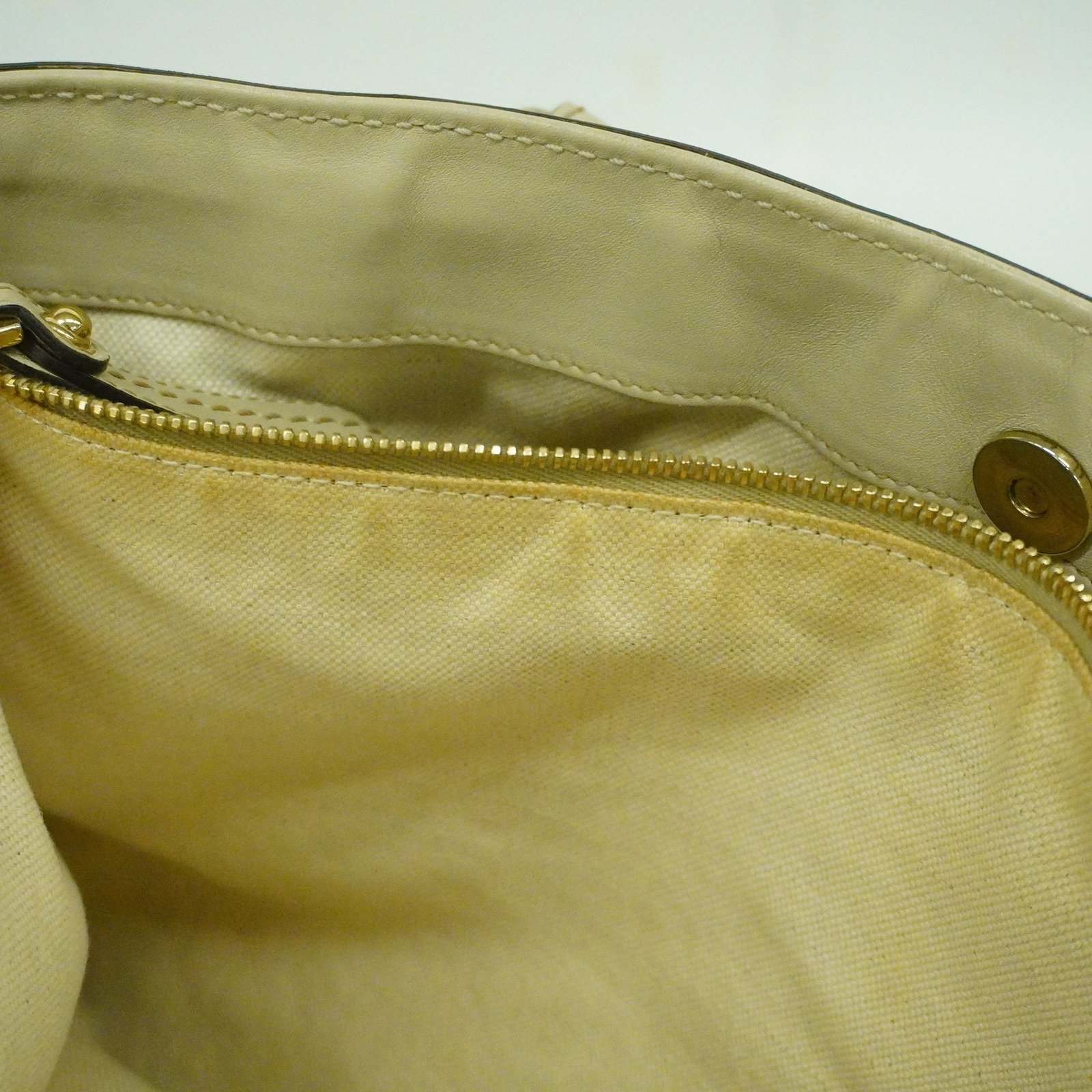 GUCCI Sukey Sima 211944 Women's Leather Tote Bag Ivory | AlmaBagz - Image 5