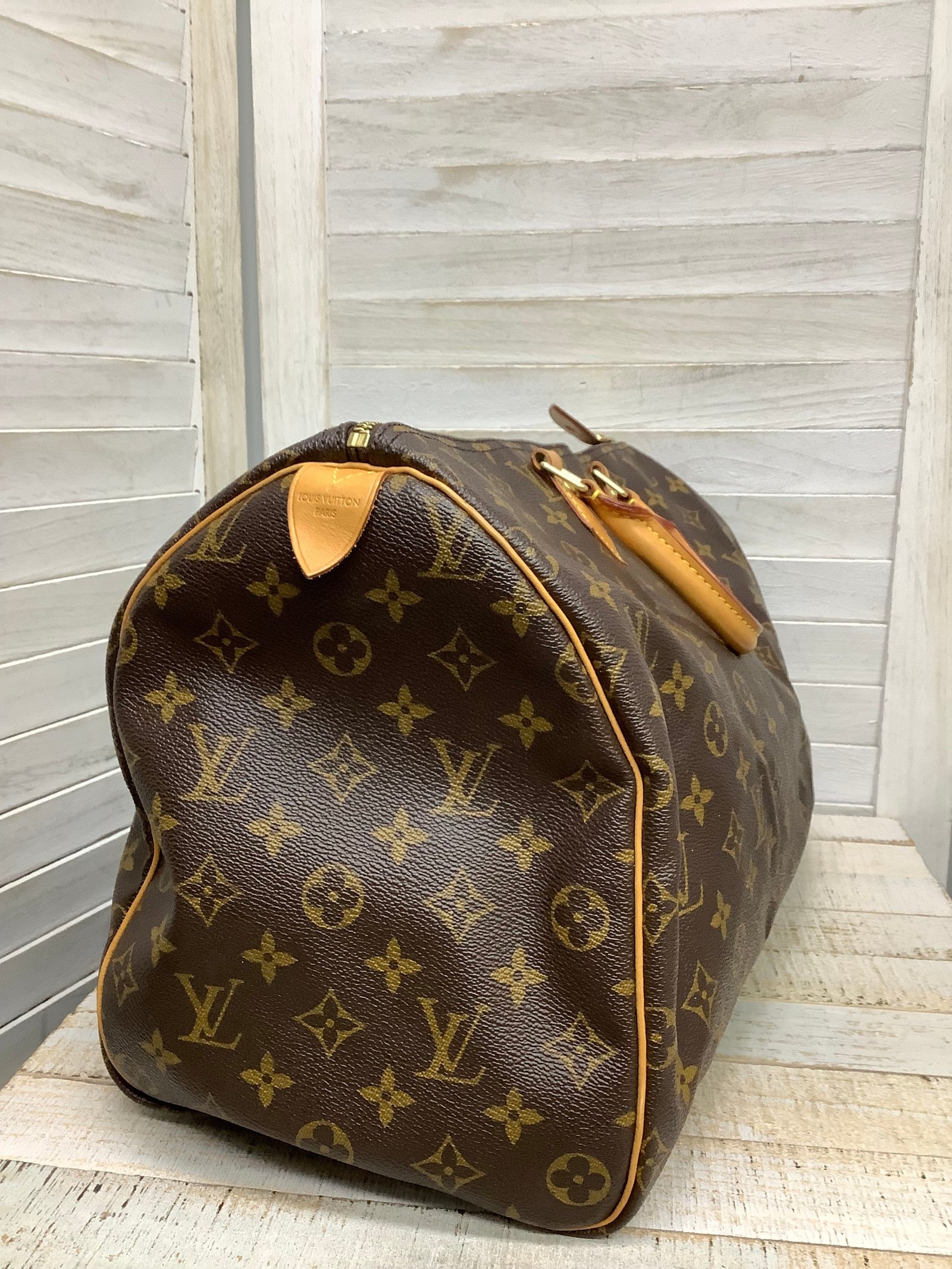 HandBag Luxury Designer By Louis Vuitton, Size: Large | AlmaBagz