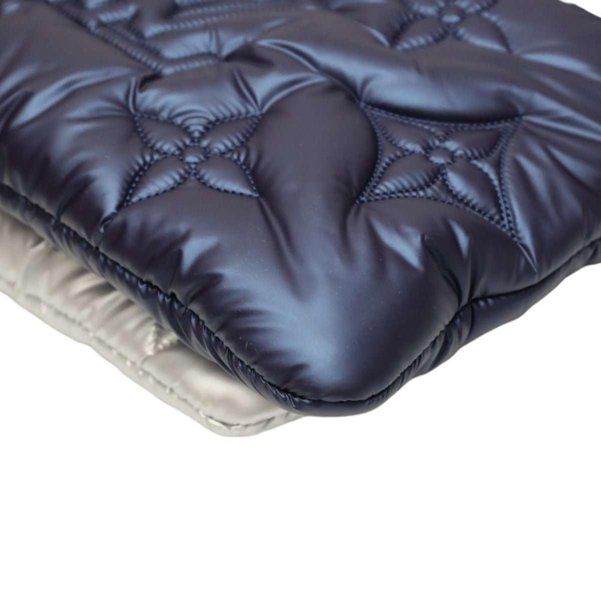 LOUIS VUITTON Shoulder Bag M21057 Monogram canvas Recycled nylon Navy/Silver Bags and pouches Monogram Maximulti Pochette Accessory Women Used | AlmaBagz - Image 9