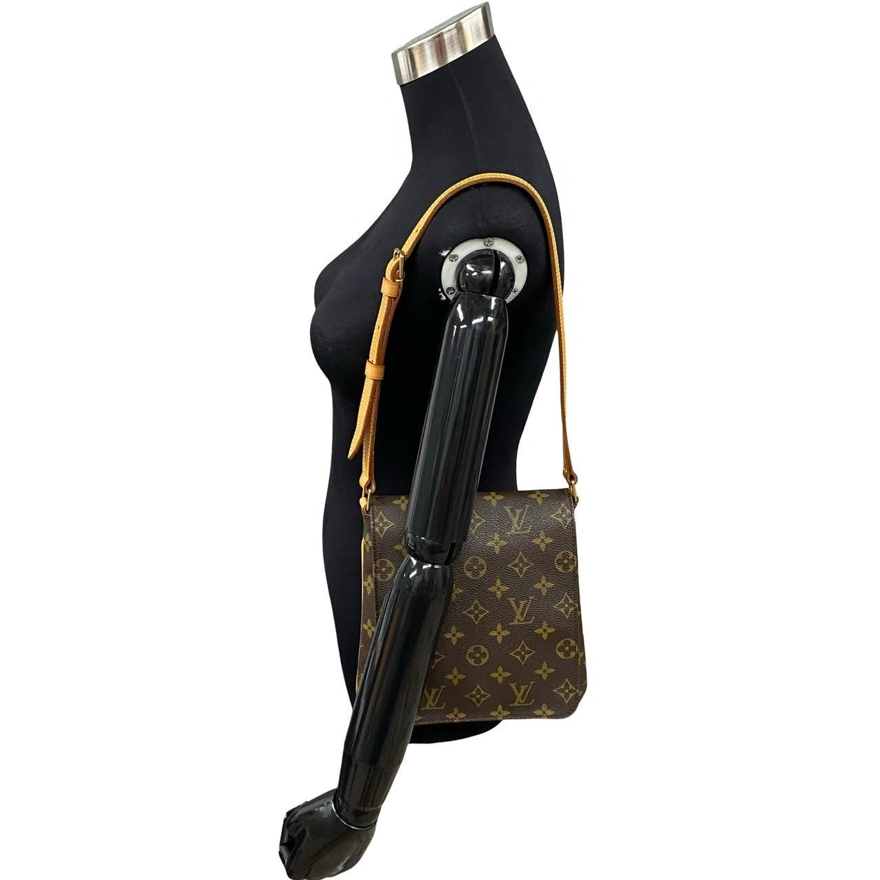 LOUIS VUITTON Shoulder Bag leather Brown Monogram Musette Salsa | AlmaBagz - Image 2