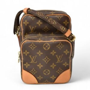 Louis Vuitton   Pochette Shoulder Bag | AlmaBagz
