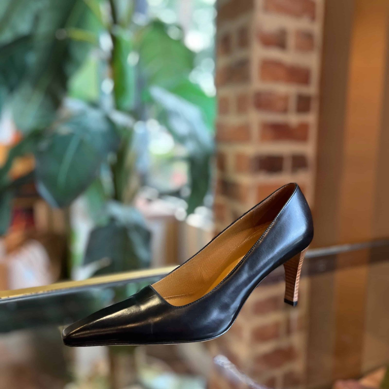 GUCCI Black Leather Pumps Sz 5.5 | AlmaBagz