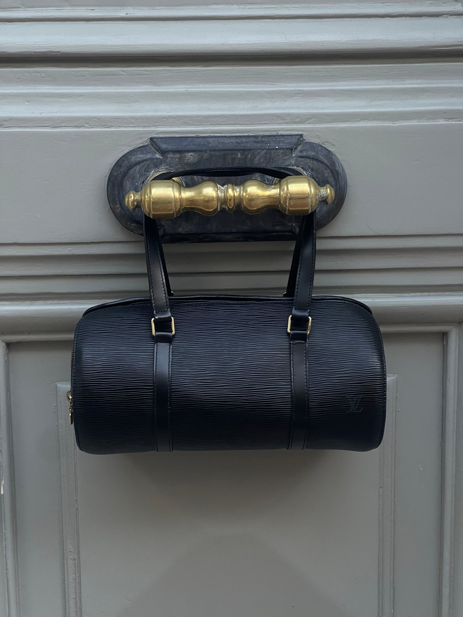 Louis Vuitton - Sac Soufflot cuir épi noir | AlmaBagz