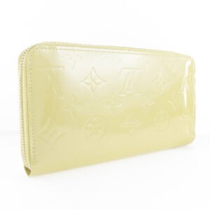 Louis Vuitton Green Patent leather Zippy wallet wallet accessories | AlmaBagz