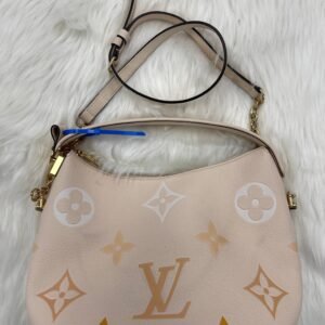 Handbag Luxury Designer By Louis Vuitton  Size: Medium | AlmaBagz