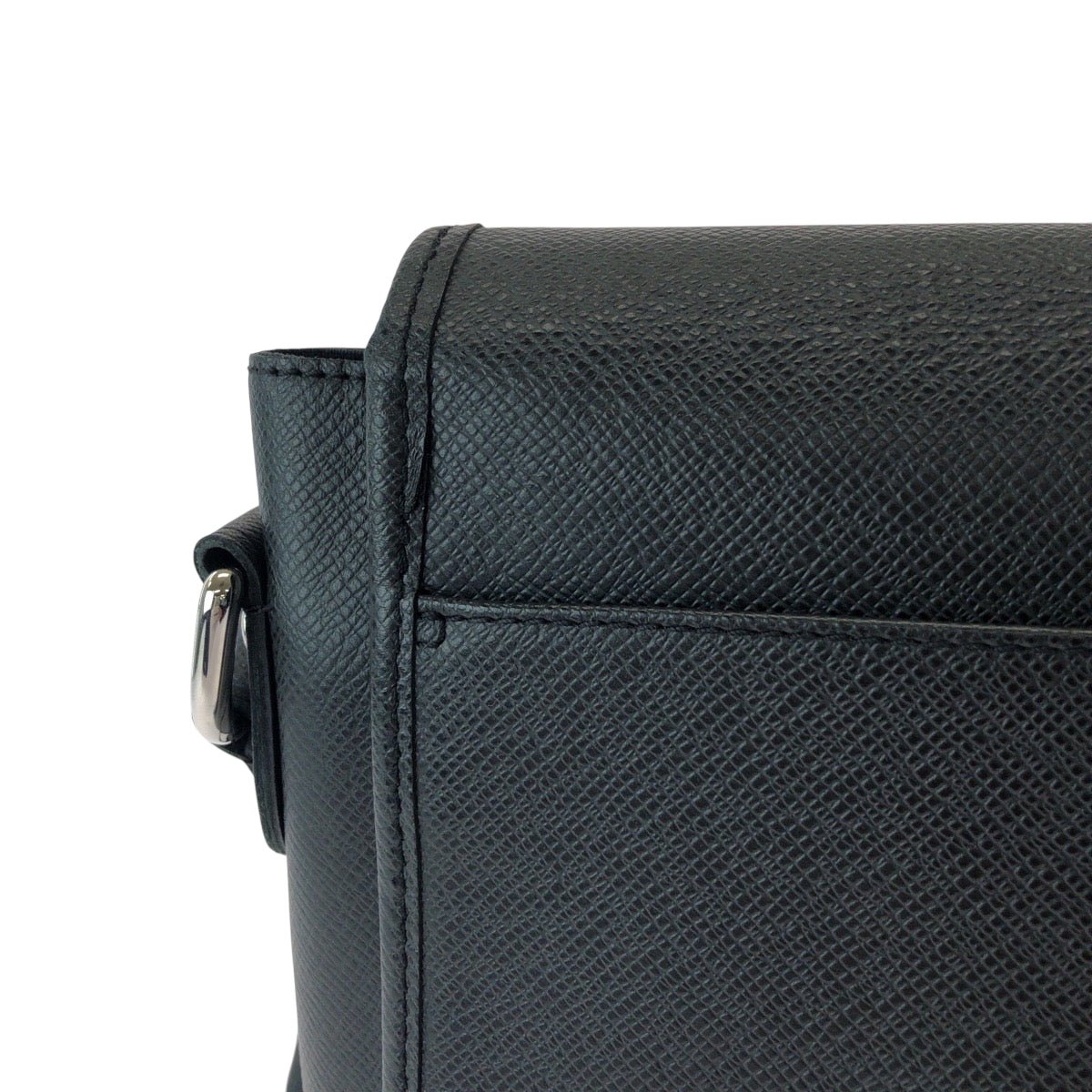 LOUIS VUITTON Shoulder Bag M32482 Taiga Ardoise Black SilverMetal Shoulder Bag Messenger bag Taiga Andrei mens Used | AlmaBagz - Image 4