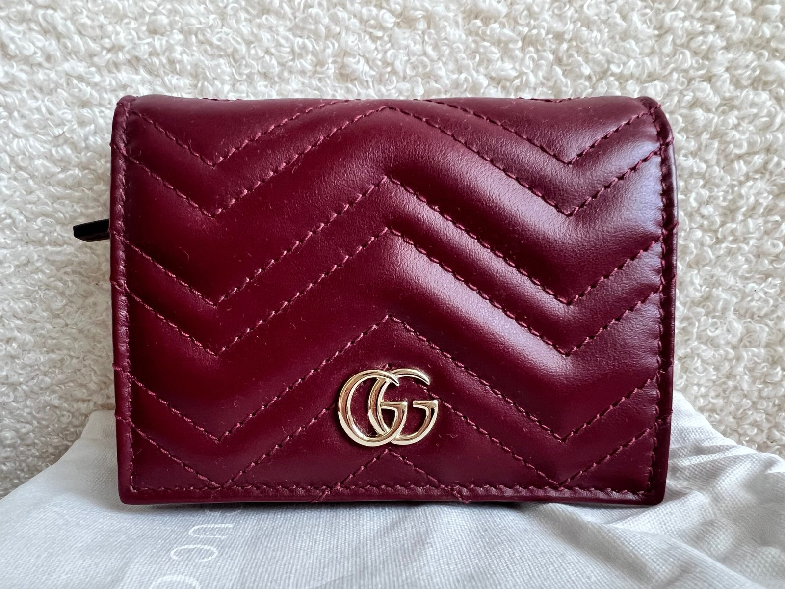 Gucci GG Burgundy Marmont Matelassé Card Case Wallet (RRP £380) | AlmaBagz