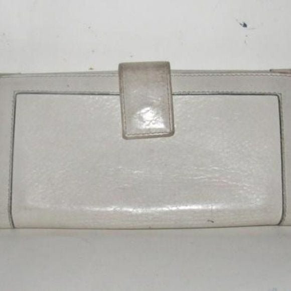 Gucci White Bi-fold Rectangular Gold G Clasp | AlmaBagz