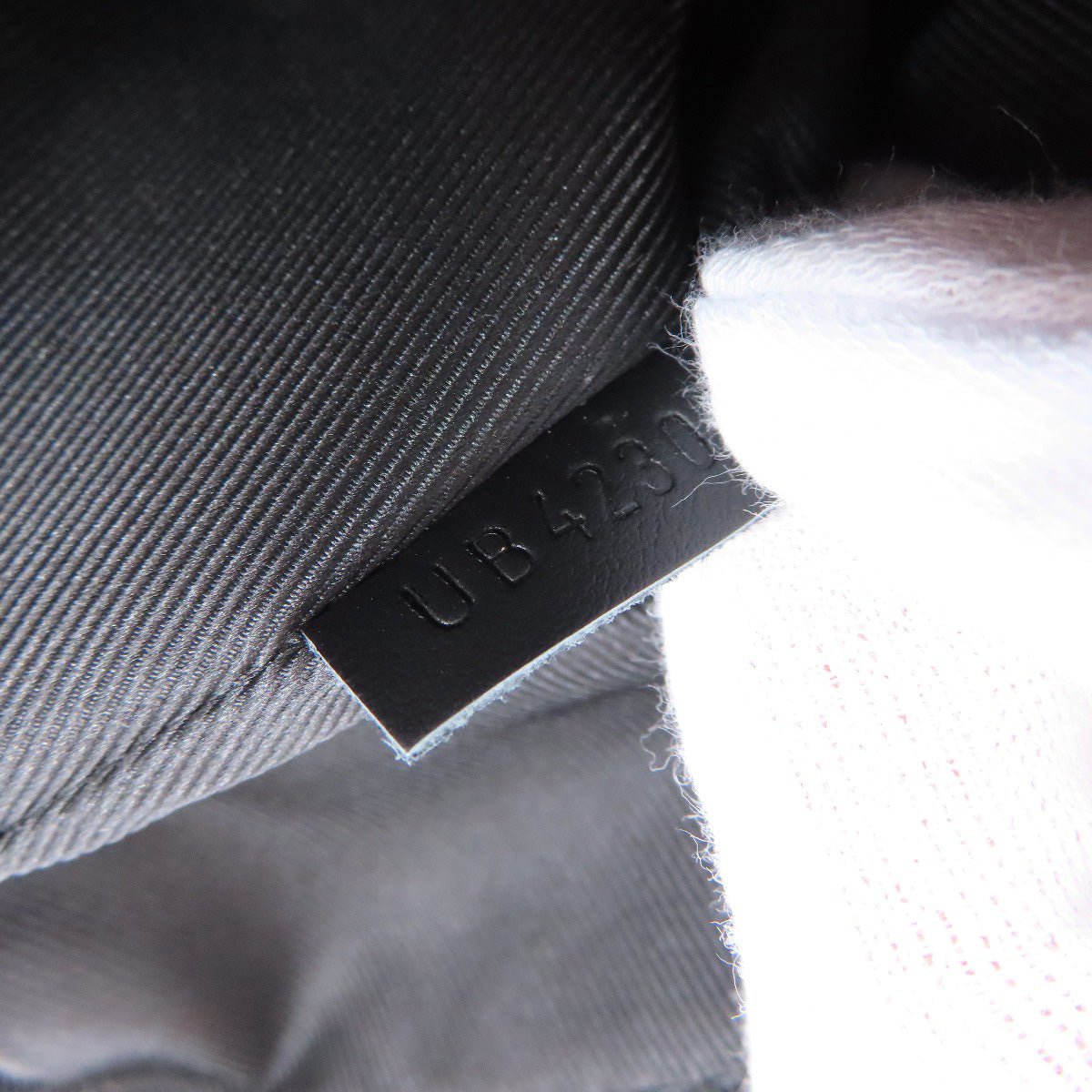 LOUIS VUITTON Shoulder Bag M57080 Calfskin black takeoff messenger mens Used | AlmaBagz - Image 6