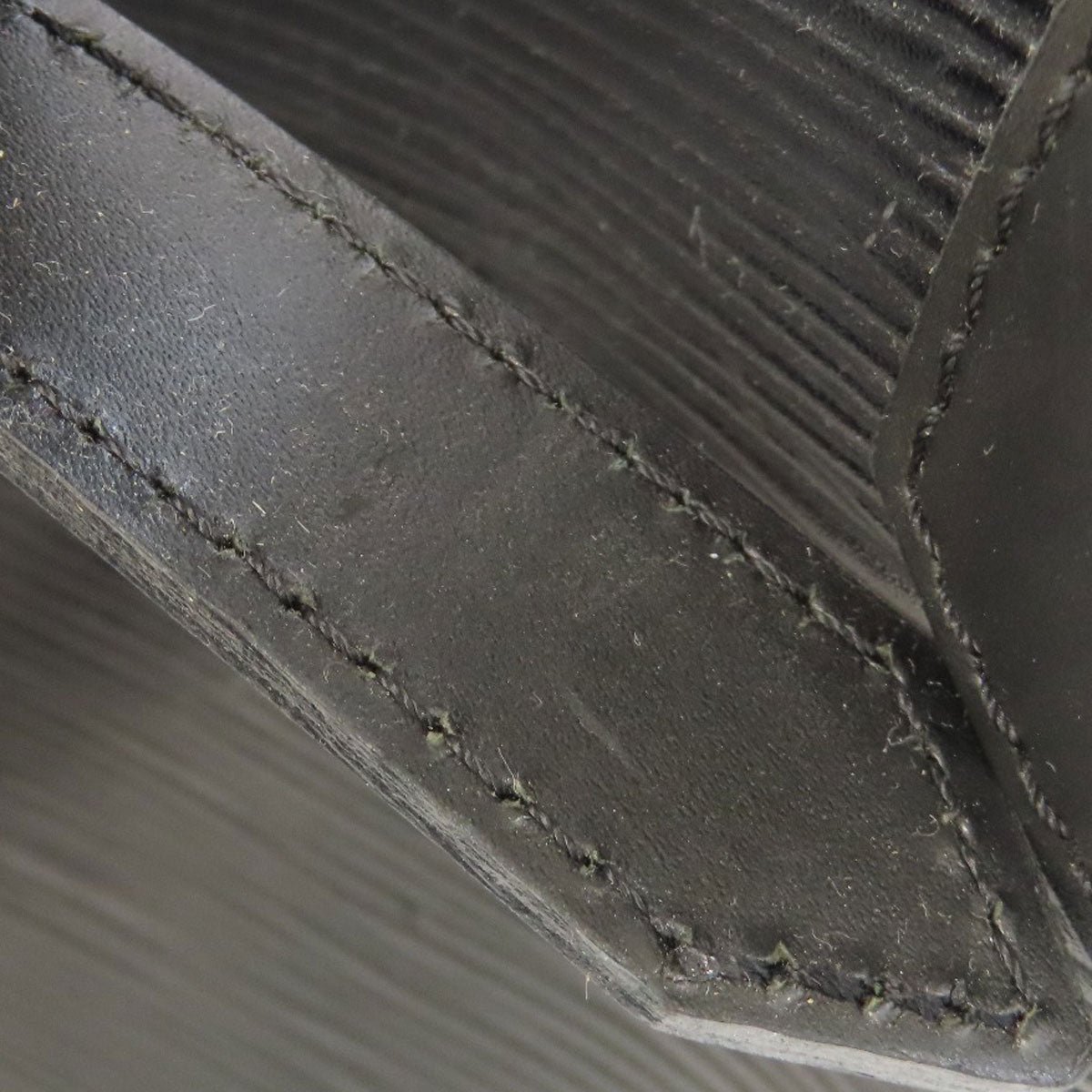 LOUIS VUITTON Shoulder Bag M58932 Epi black | AlmaBagz - Image 21