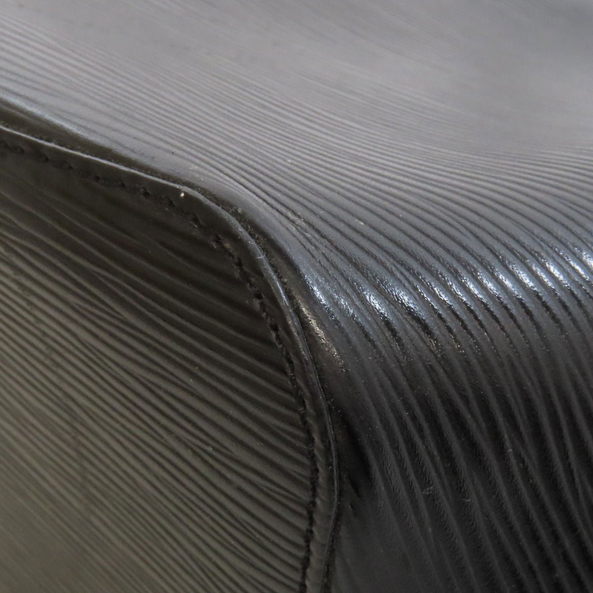 LOUIS VUITTON Shoulder Bag M58932 Epi black | AlmaBagz - Image 24