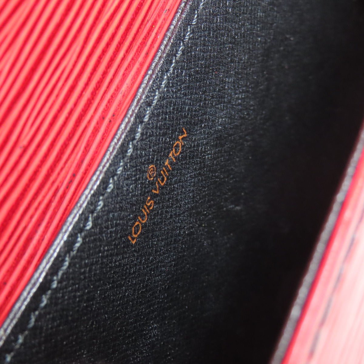 LOUIS VUITTON Shoulder Bag M52217 Epi Red | AlmaBagz - Image 7