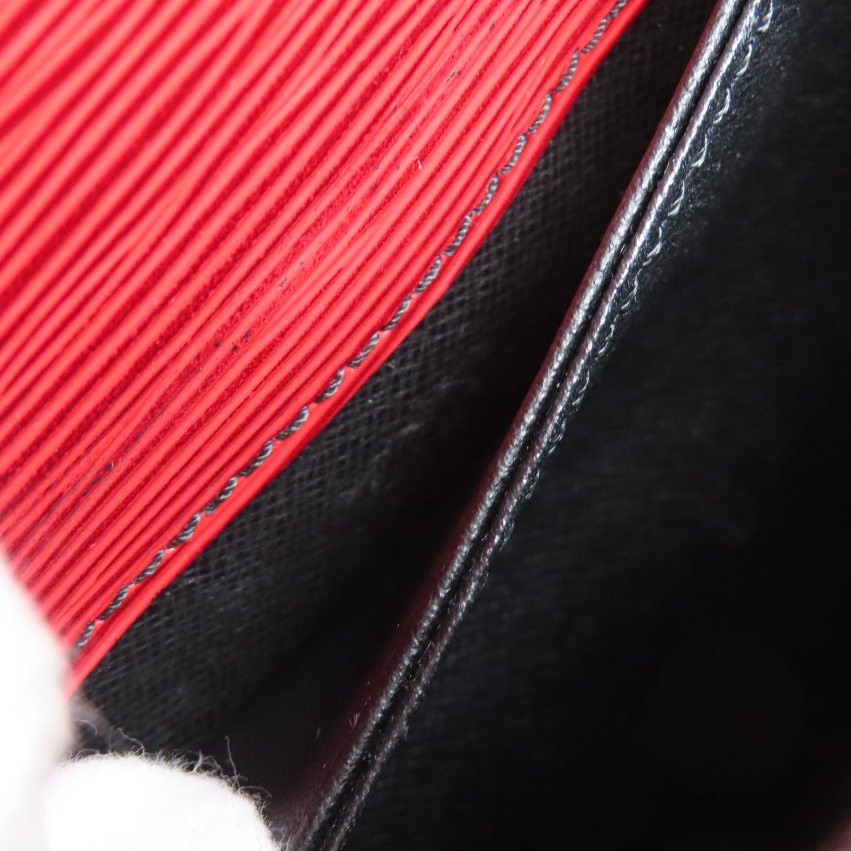 LOUIS VUITTON Shoulder Bag M52217 Epi Red | AlmaBagz - Image 8