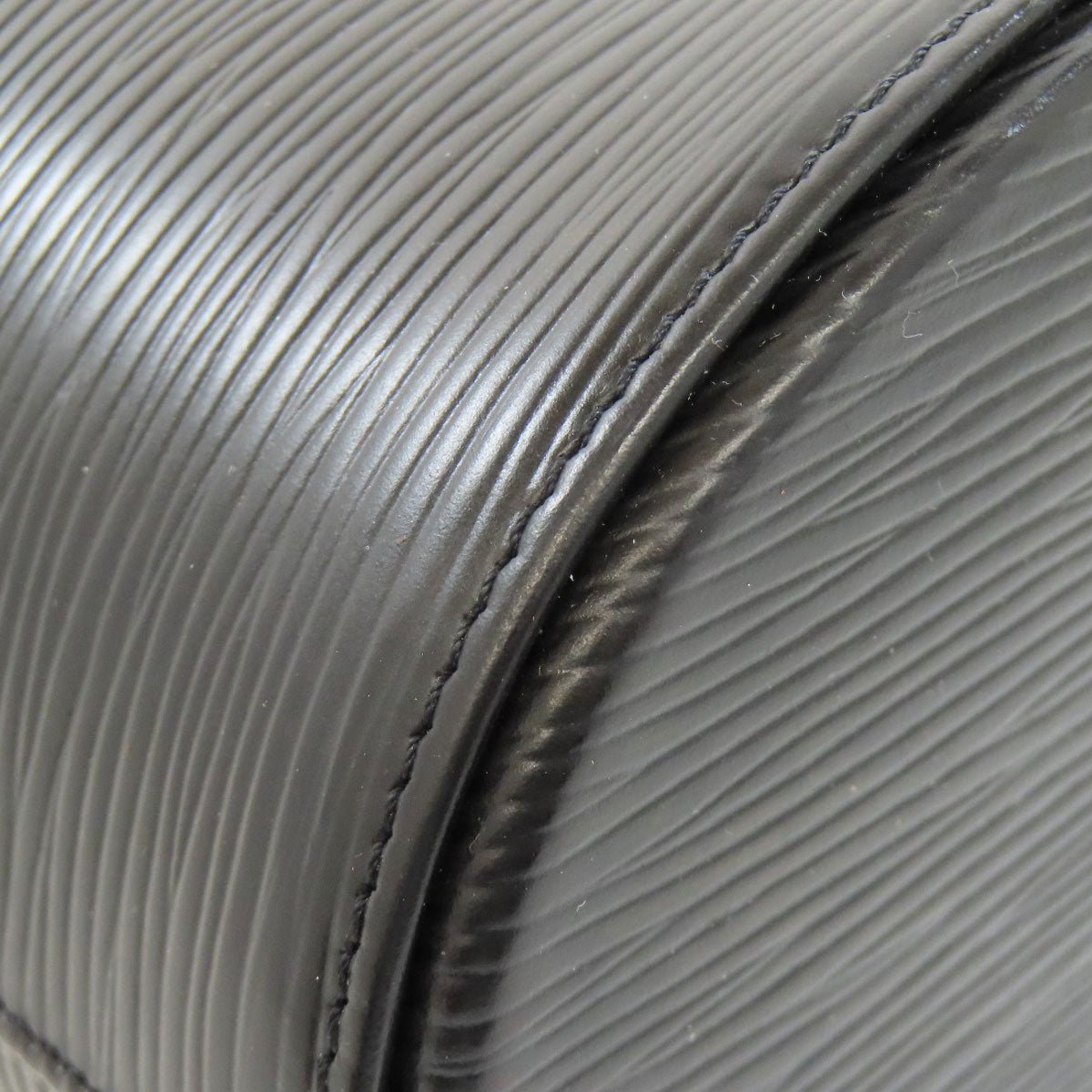 LOUIS VUITTON Shoulder Bag M52812 Epi black | AlmaBagz - Image 14