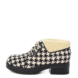 Gucci Houndstooth Lace up Bootie in White | AlmaBagz