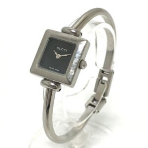 GUCCI Watches Quartz Stainless Steel Silver 1900L Bungle Square black dial Women Used | AlmaBagz
