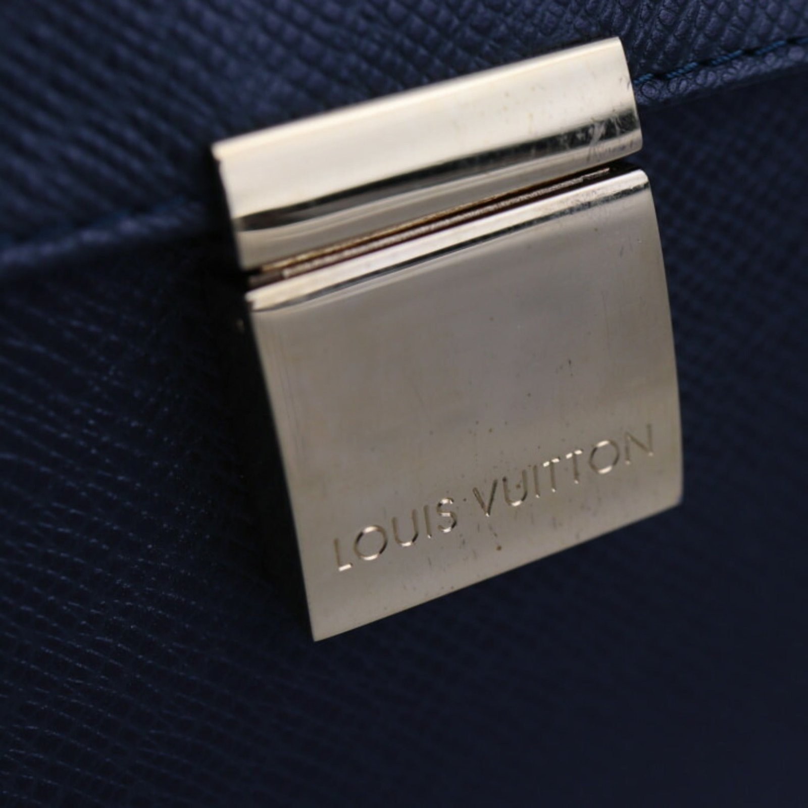 LOUIS VUITTON Selenga Wallet | AlmaBagz - Image 8