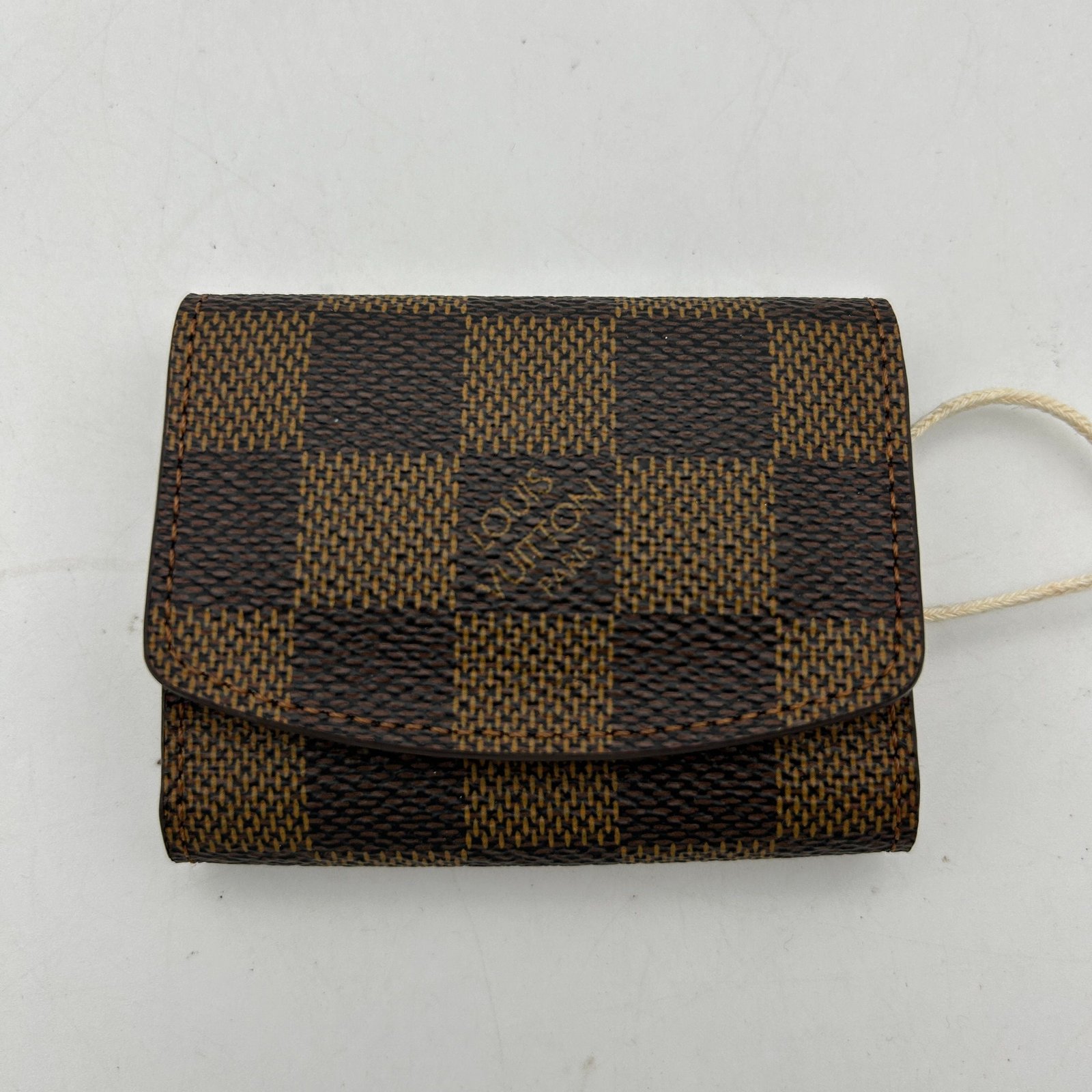 LOUIS VUITTON Leather Key Holder ITHQWPNFG2QO | AlmaBagz