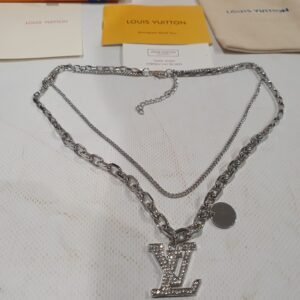Louis Vuitton Necklace | AlmaBagz