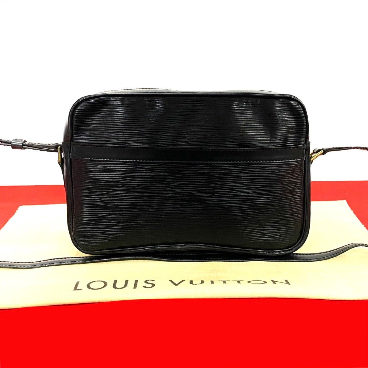 LOUIS VUITTON Shoulder Bag Epi Leather black Epi Trocadero | AlmaBagz - Image 9