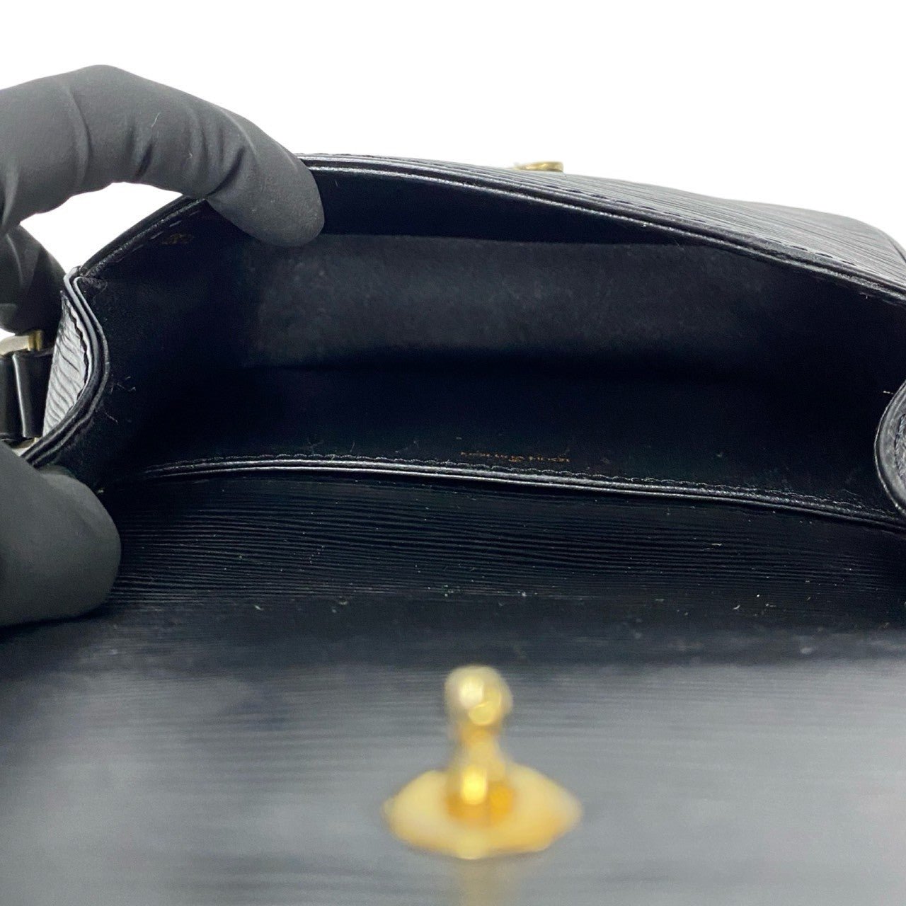LOUIS VUITTON Shoulder Bag Epi Leather black Epi Mini Saint-Cloud | AlmaBagz - Image 8