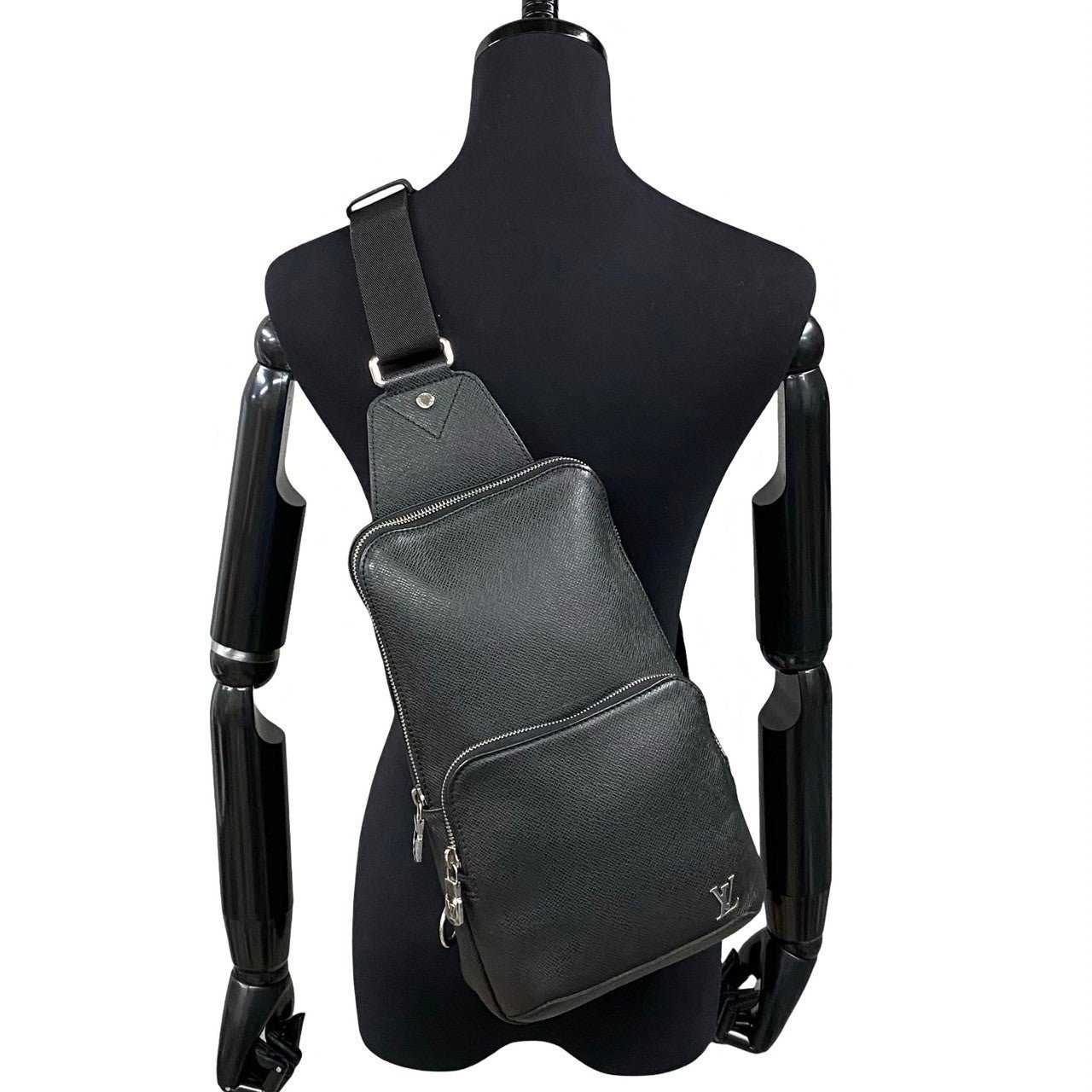 LOUIS VUITTON Shoulder Bag leather black Taiga Avenue Sling | AlmaBagz - Image 2