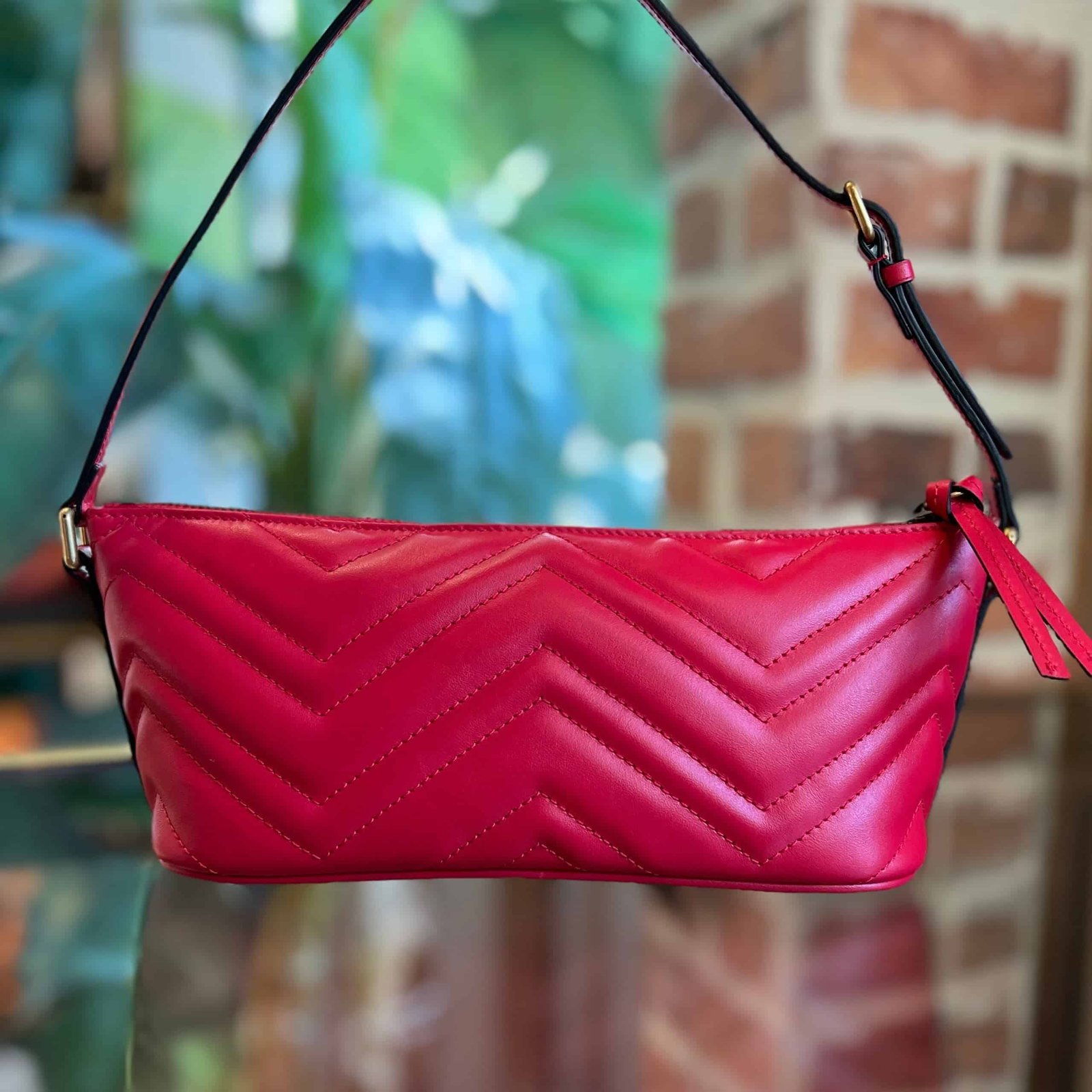 GUCCI Sling Red Calfskin Matelasse Chevron GG Marmont Shoulder Bag Rosso | AlmaBagz