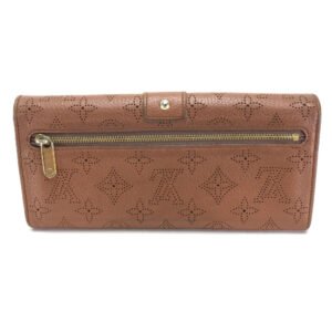 LOUIS VUITTON Long Wallet Purse M58124 monogram mahina leather Brown Mahina Clutch Amelia | AlmaBagz