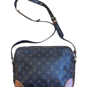 Louis Vuitton Nil MM Monogram | AlmaBagz