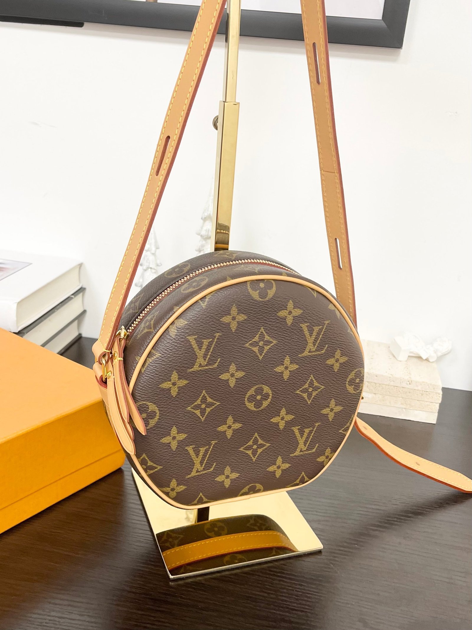 LOUIS VUITTON 2020 Monogram Boite Chapeau Souple PM Crossbody Bag | AlmaBagz
