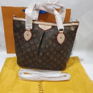 Louis Vuitton handbag | AlmaBagz