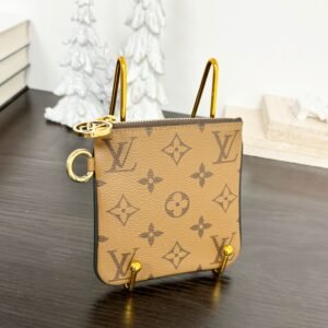 LOUIS VUITTON 2020 Monogram Reverse Square Pouch | AlmaBagz