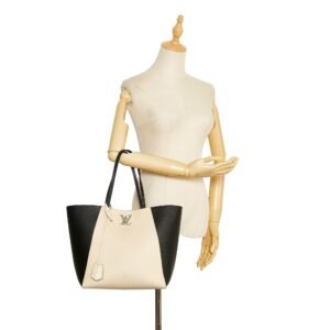 LOUIS VUITTON Lockme Cabas White | AlmaBagz