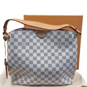 Handbag Luxury Designer By Louis Vuitton  Size: Medium | AlmaBagz