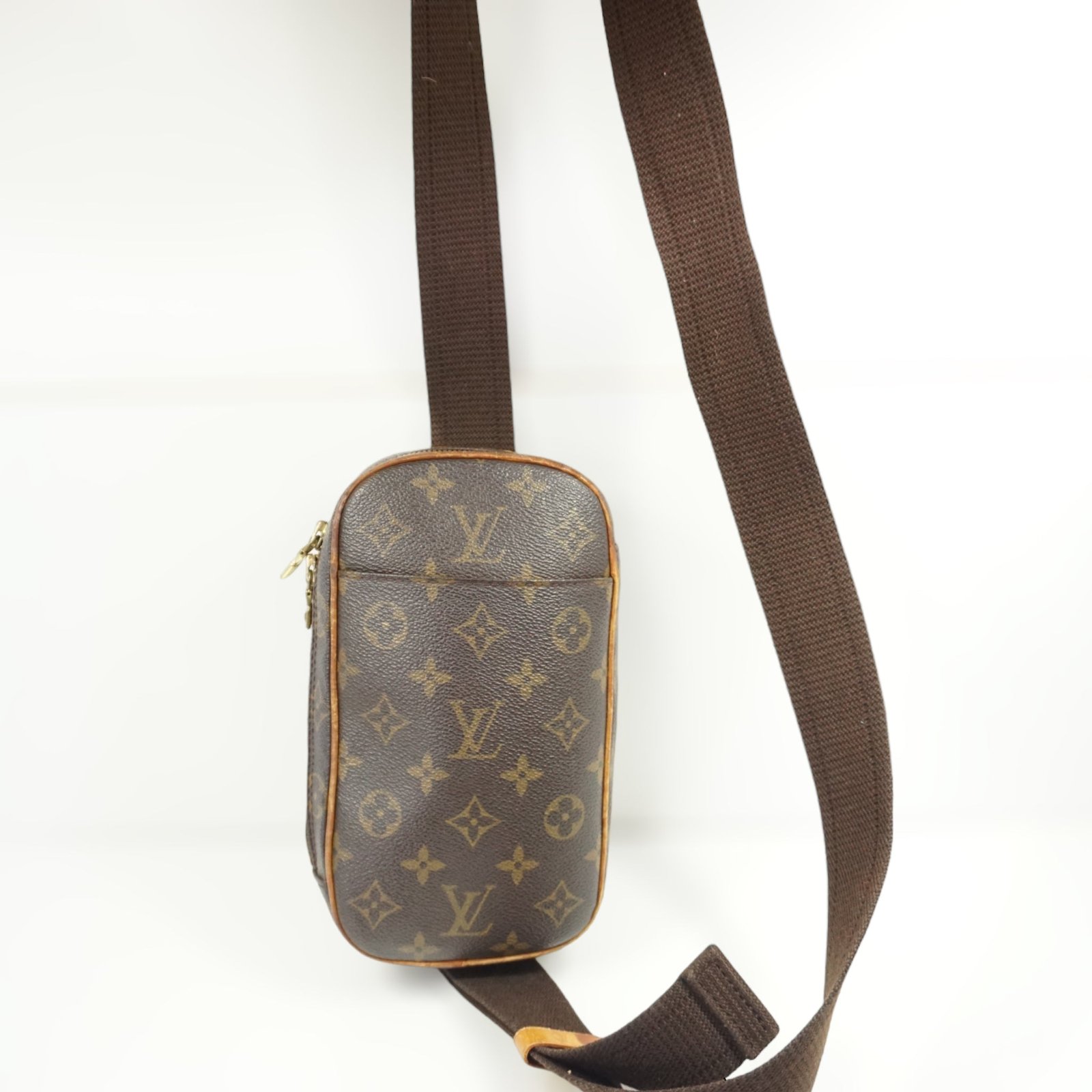 Louis Vuitton Crossbody | AlmaBagz